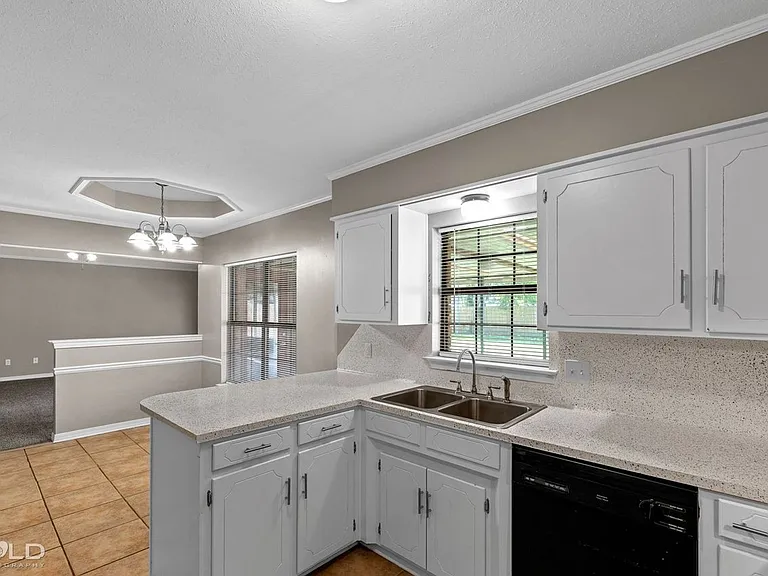 2542 Spruce Dr — Photo 19