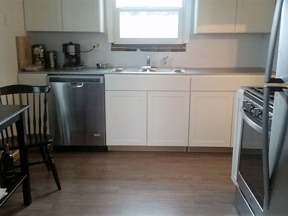 3rd image of 424 E Wright Ave