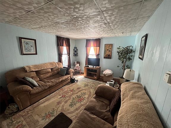 4th image of 13 Bevier St
