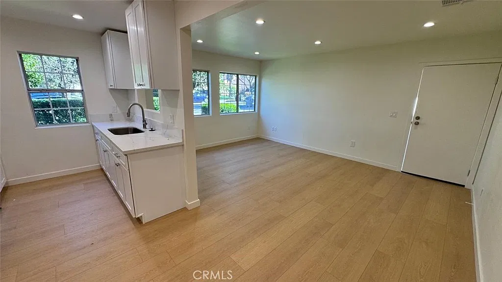 712 W Doran St — Photo 4