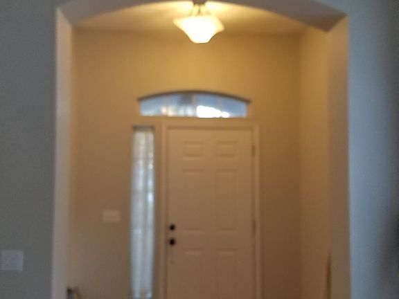 4th image of 401 Morning Glory Ln N