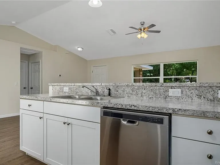6022 E Tremont St — Photo 14