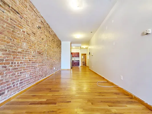 Rented by Rentall Group Inc | media 3