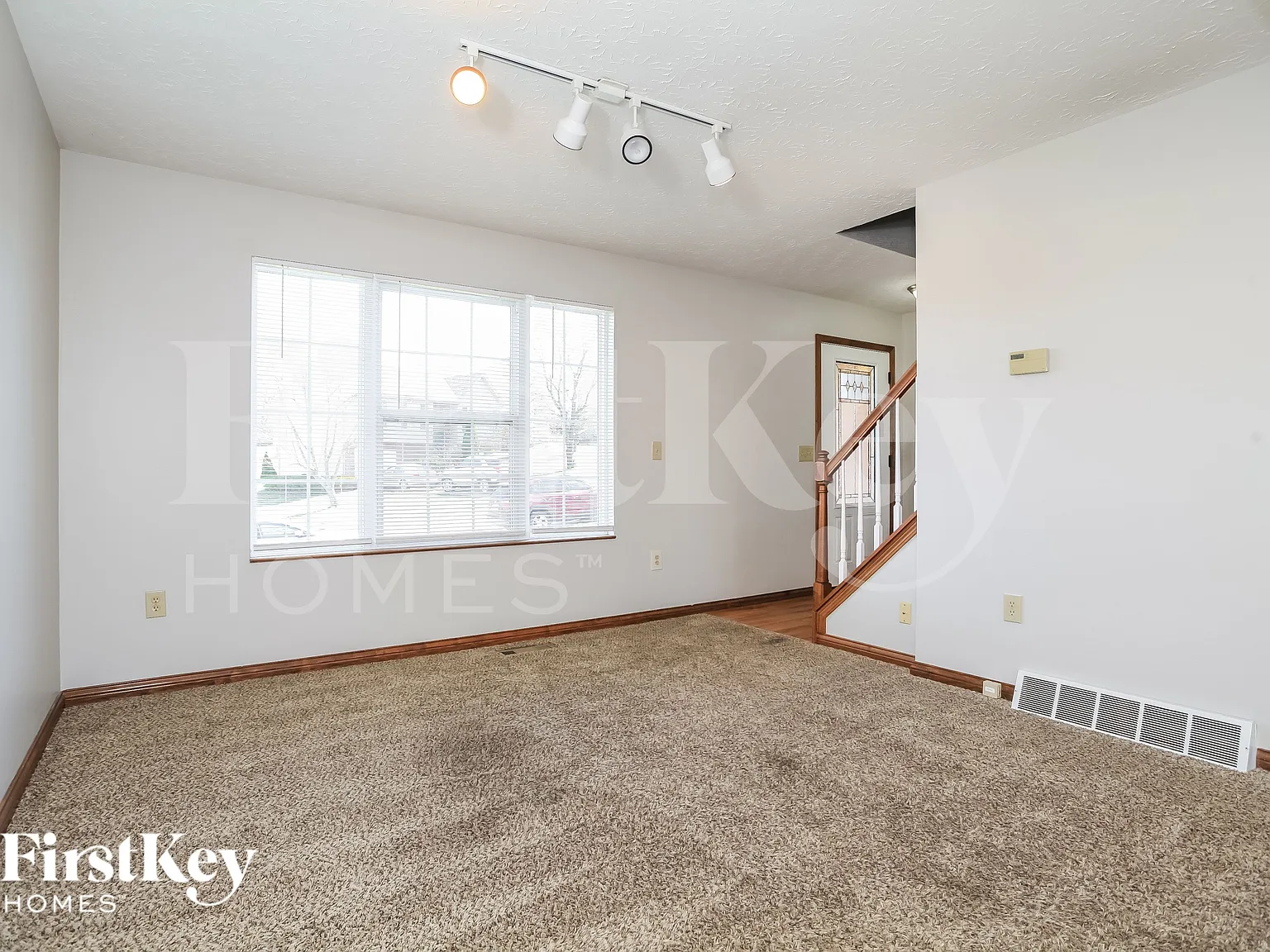 3 bed, 2.5 bath, 1482 sqft, $2,210 — Photo 4