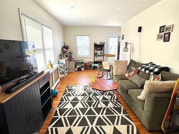 3rd image of 73 Rippowam Road