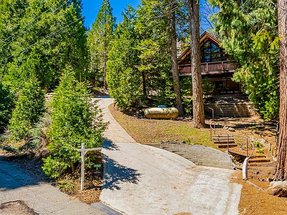 2nd image of 1163 Silvertip Ln