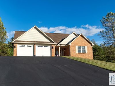 283 Governors Ln, Martinsville, VA, 24112