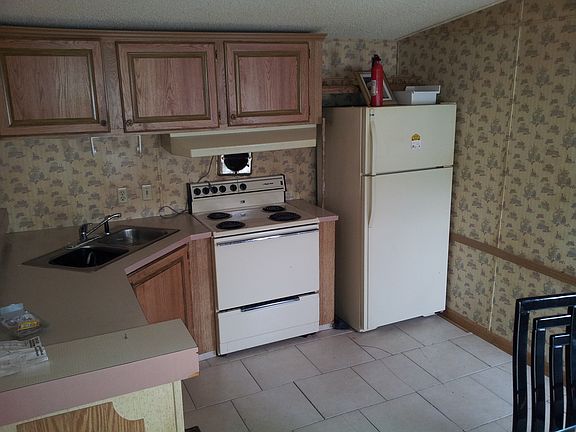 3rd image of 534 SW 130th Ter