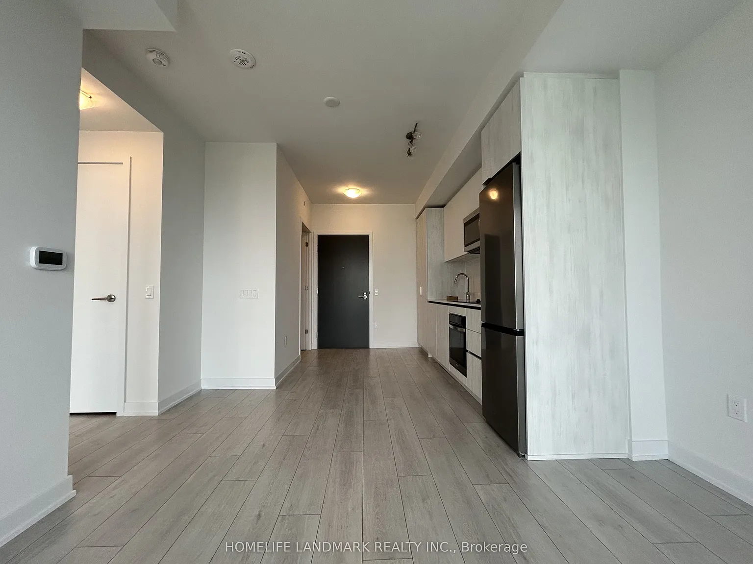 Plaza on Yonge Condos — Photo 3