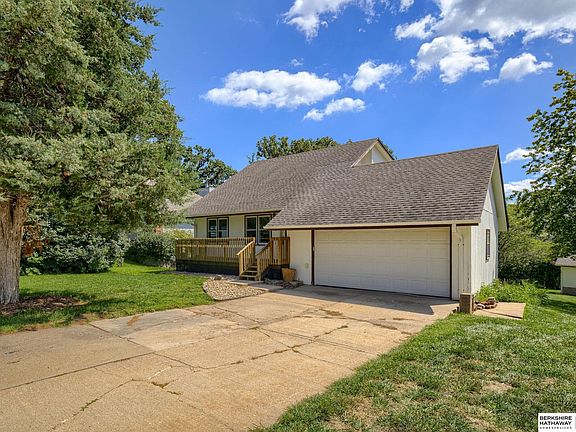 3rd image of 3811 Buccaneer Blvd