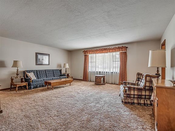 4th image of 337 Forest Dr