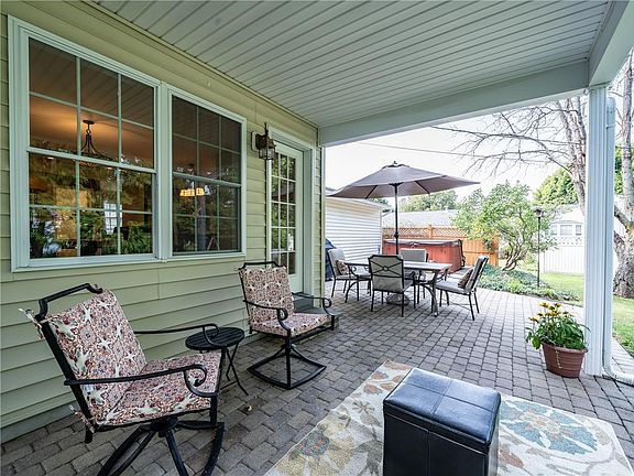4th image of 74 Parkridge Dr