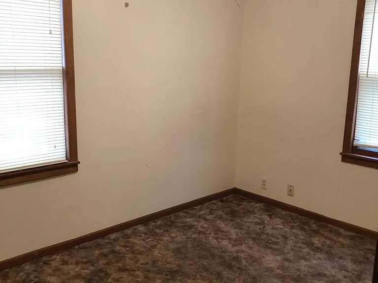1615 Terry St — Photo 2