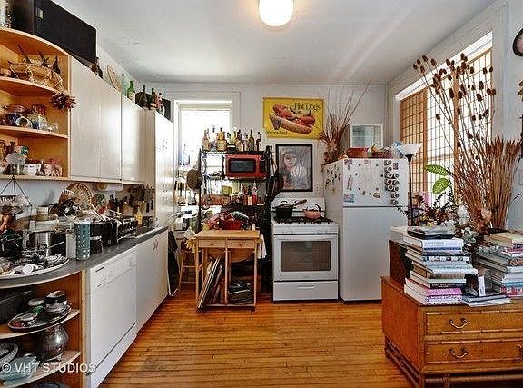 furnished kitchen 