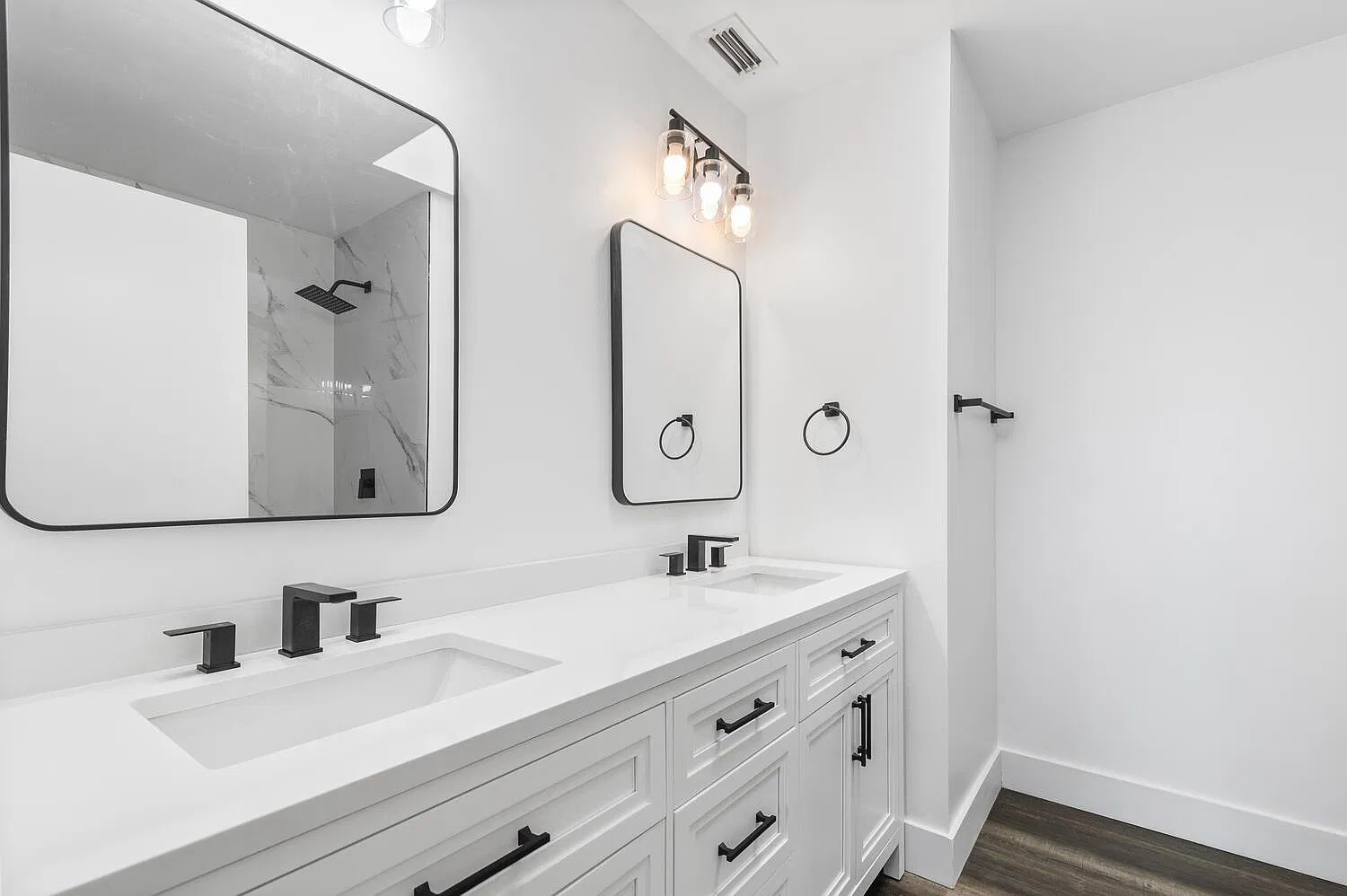 3 bed, 2.5 bath, 1738 sqft, $3,200 — Photo 2