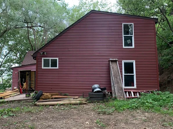 713 W Chestnut St, Vermillion, SD 57069