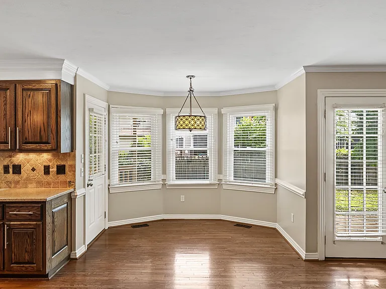 501 Asbury Ct — Photo 21