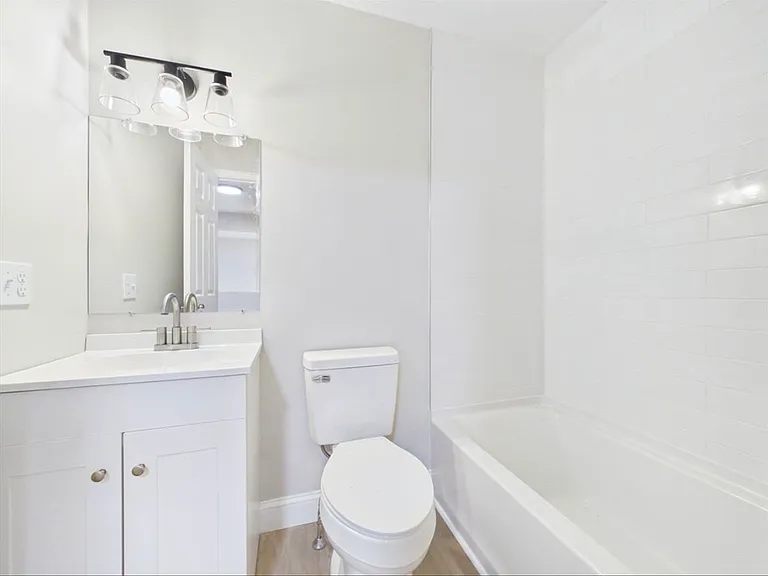858 Kempton Stnew — Photo 3