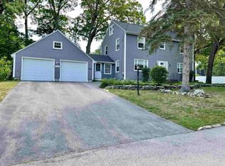 92 Red Coat Ln, Manchester, NH 03104