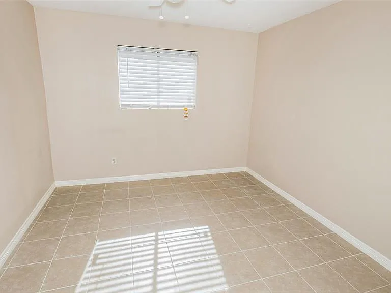 7500 W Loop S Fwy #D — Photo 21