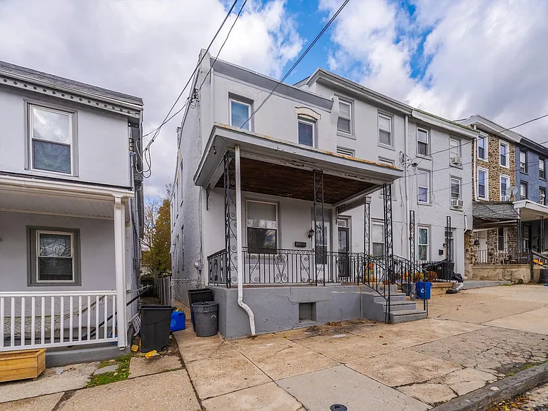 19 Osborn St — Photo 1