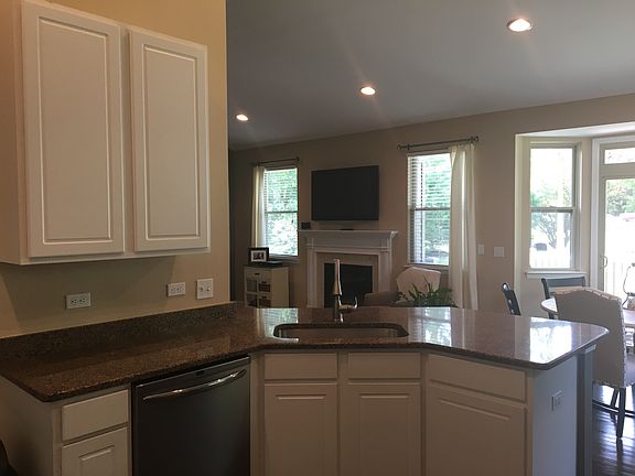 5th image of 3200 Belle Terre