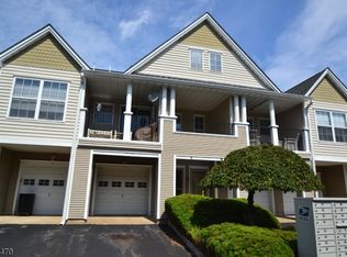 4 Collura Ln, Clifton, NJ 07012