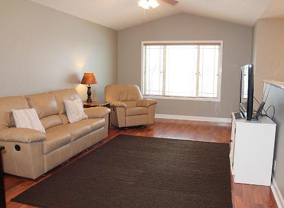 2nd image of 964 Pleasant Ave
