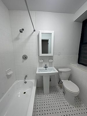 4th image of 560 W 163rd St APT 24
