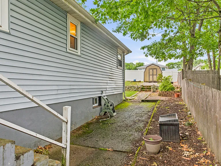 1364 Trapelo Rd — Photo 20