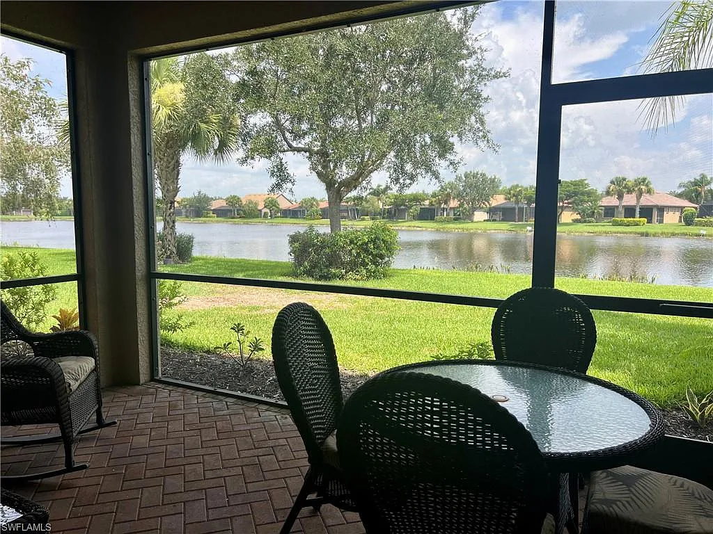 3 bed, 2.0 bath, 1901 sqft, $4,200 — Photo 2