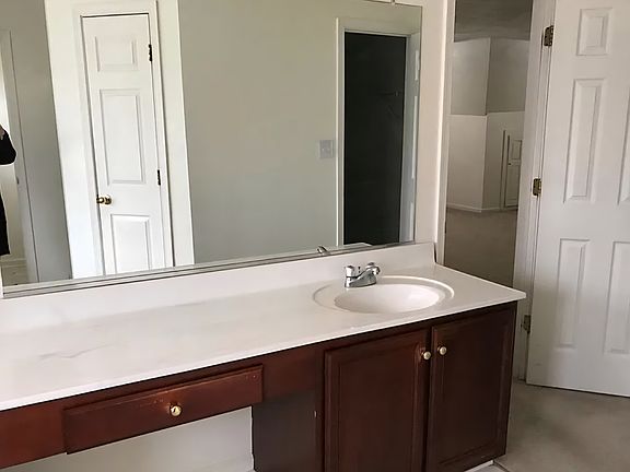 3rd image of 117 Lakes Edge Dr #1