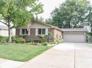 1664 Crimson Dr, Troy, MI 48083