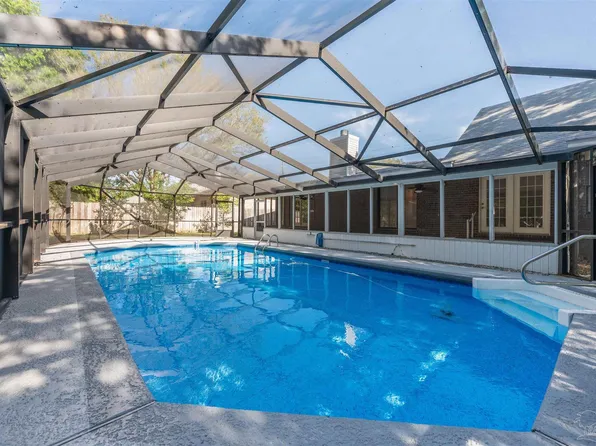 3352 Santa Rosa Dr, Gulf Breeze, FL 32563