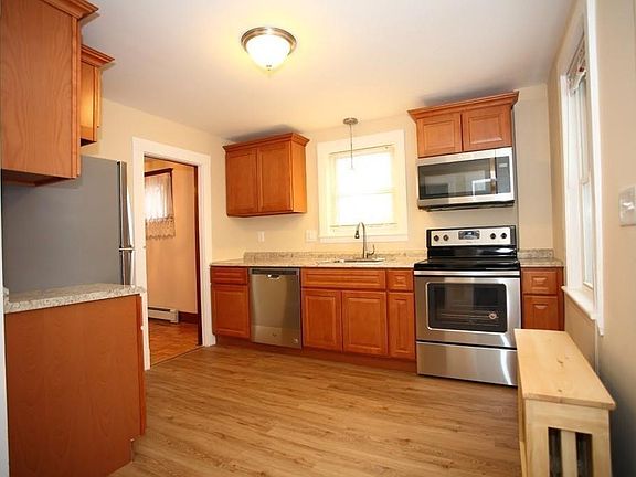 5th image of 90 Belmont St