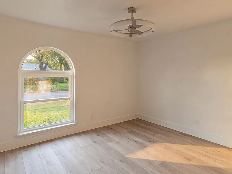2733 Teakwood Dr — Photo 17