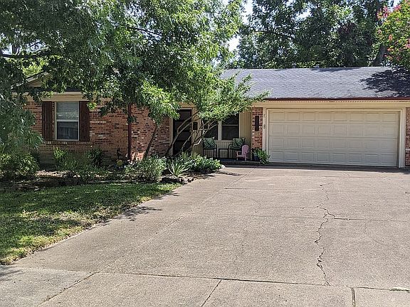 2nd image of 1233 Evergreen Dr