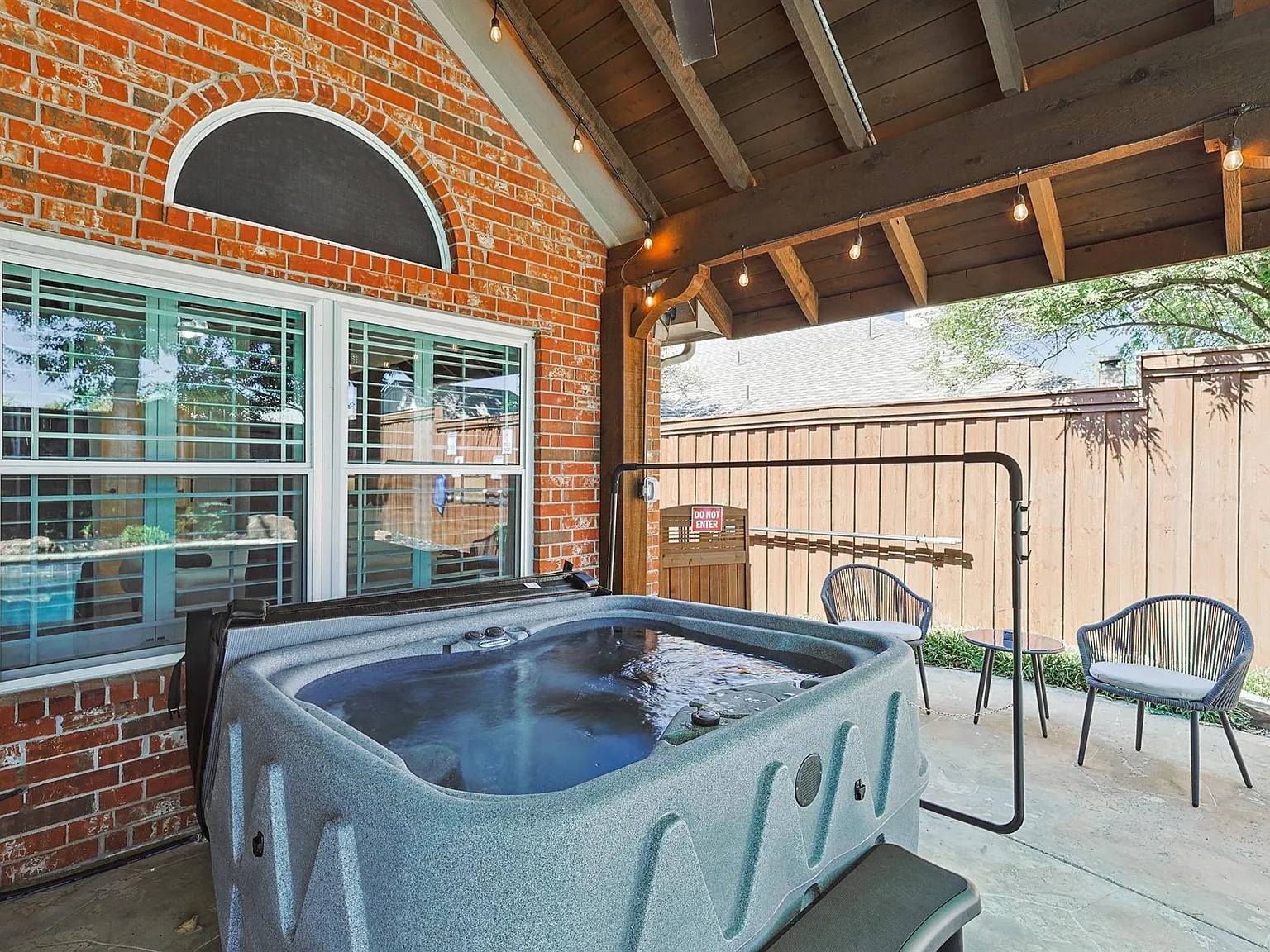 5 bed, 2183 sqft, $9,750 — Photo 4