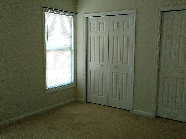 162 Lee St — Photo 13