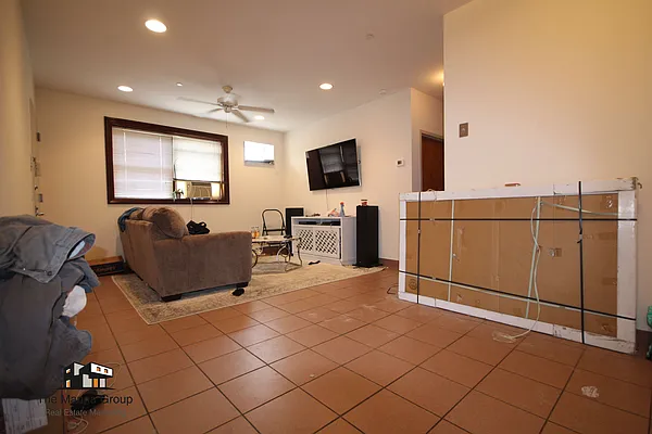 Rented by Bold New York | media 9