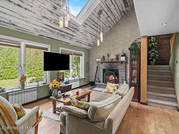 5th image of 5009 Woodside Dr