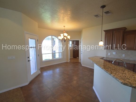 4th image of 1586 S Roosevelt Road 6