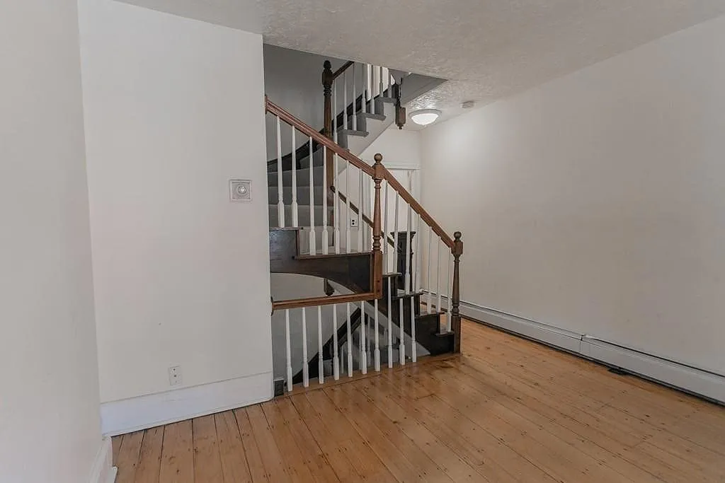4 bed, 2000 sqft, $6,800 — Photo 2