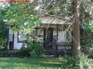 317 E Lester St, Salem, IL 62881