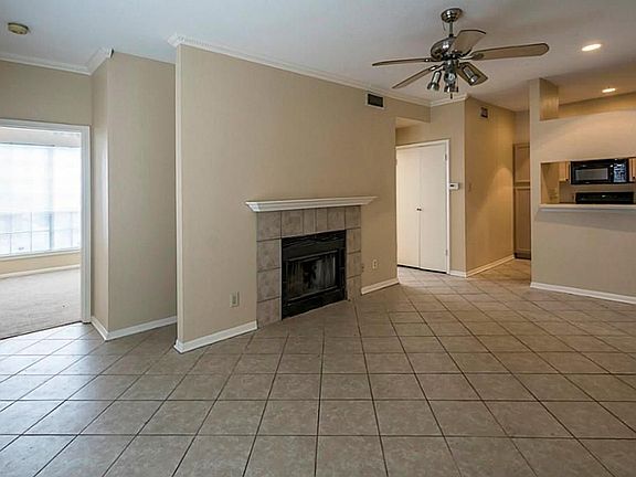 4th image of 2121 El Paseo St APT 1401