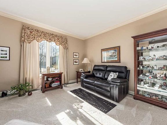 4th image of 5633 Turnberry Dr