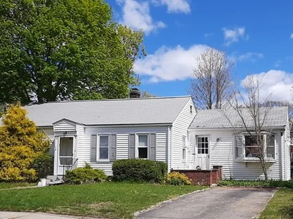 57 Charlemont St #57, Newton Highlands, MA 02461