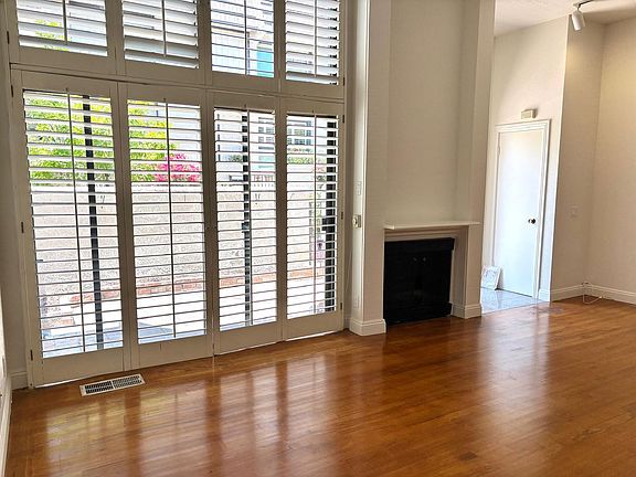 3rd image of 22283 Erwin St