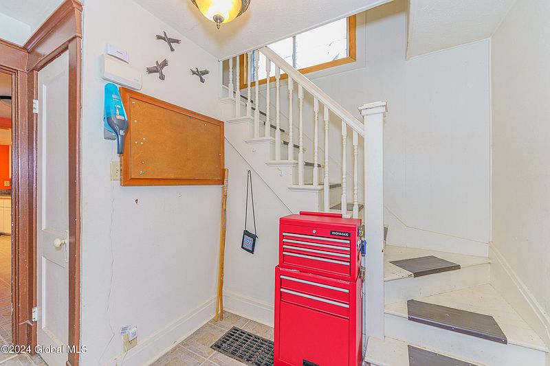 4th image of 828 Bradt Street