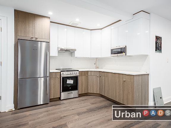4th image of 934 President St APT 2B